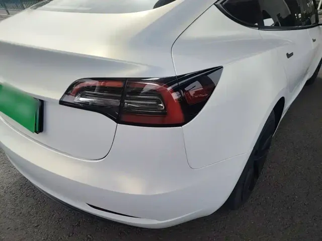 Tesla Model 3 — Фото автомобиля 7