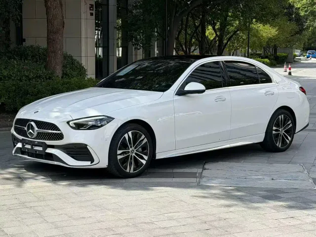 Фотография автомобиля — Mercedes-Benz C-Class