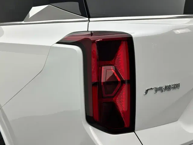 GAC Trumpchi GS8 — Фото автомобиля 27