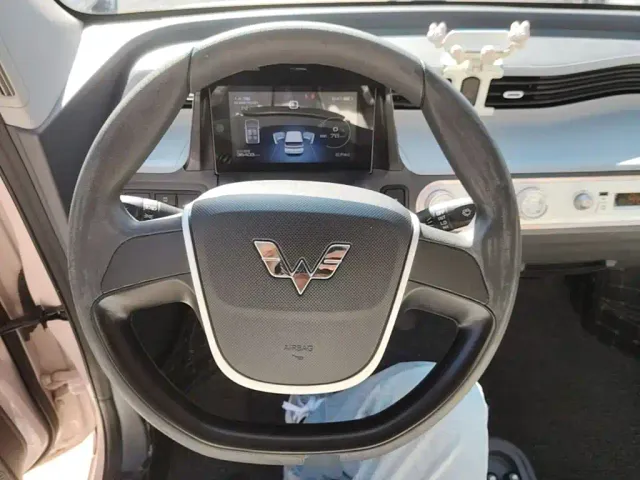 Wuling Hongguang Mini EV — Фото автомобиля 10