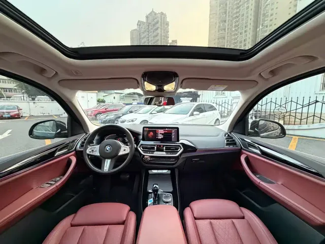 BMW iX3 — Фото автомобиля 8