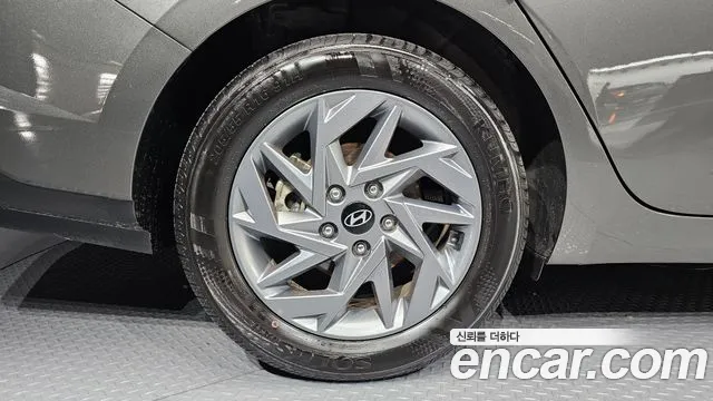 Hyundai Avante CN7 — Фото автомобиля 5