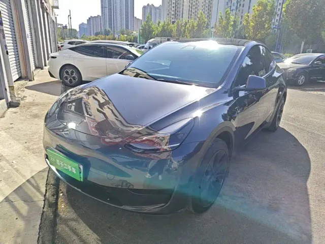 Фотография автомобиля — Tesla Model Y