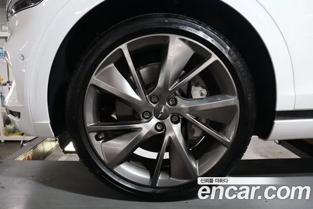 Genesis GV70 — Фото автомобиля 19