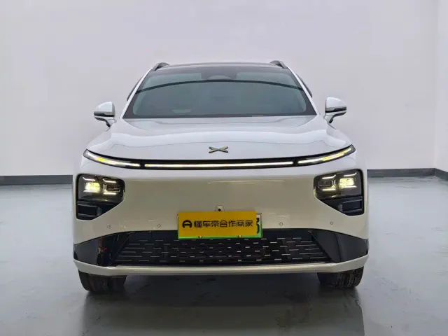 Xpeng G9 — Фото автомобиля 2