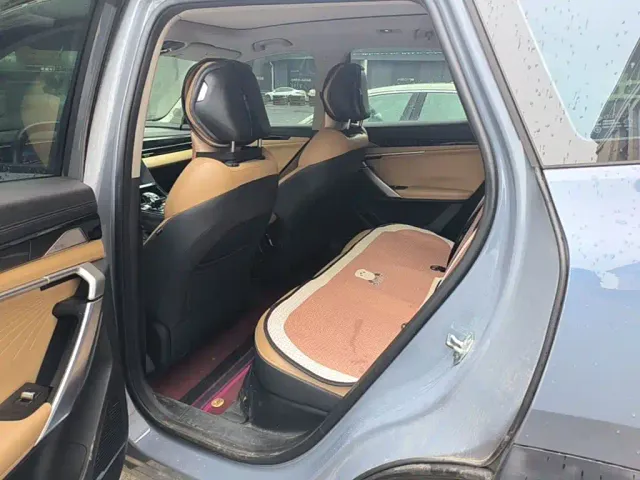 Geely Boyue L — Фото автомобиля 16