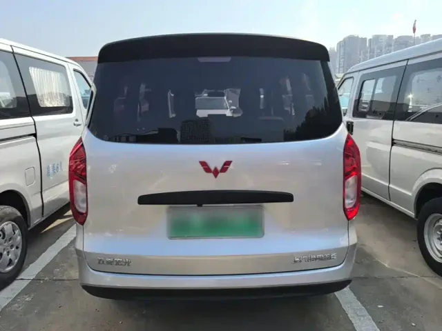 Wuling Hongguang — Фото автомобиля 5