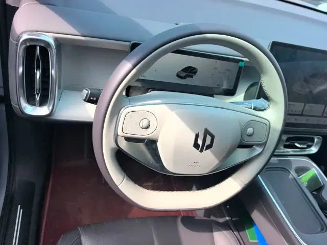 Leapmotor B01 — Фото автомобиля 14