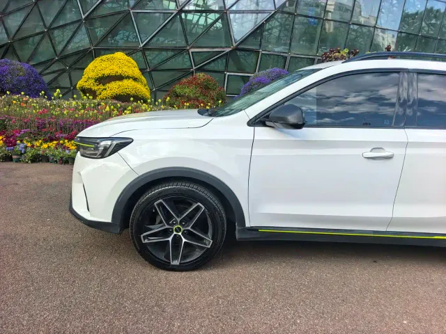 Roewe RX5 — Фото автомобиля 3