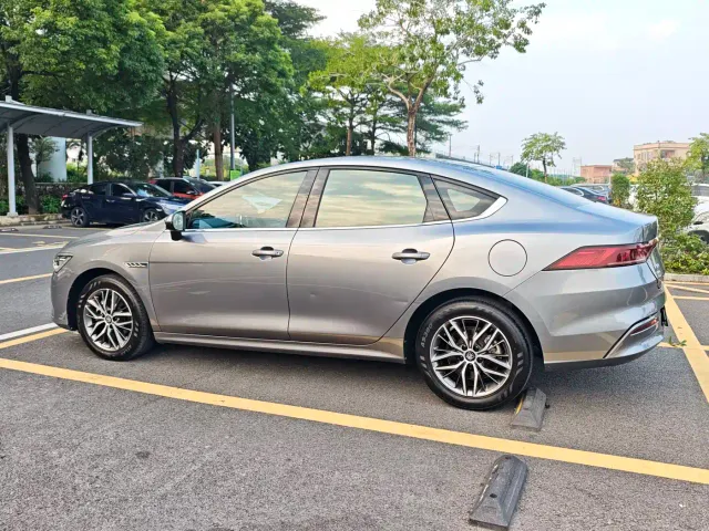 BYD Qin PLUS — Фото автомобиля 26