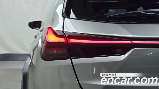 Lexus UX — Фото автомобиля 23