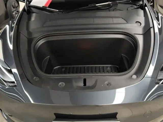 Tesla Model Y — Фото автомобиля 10