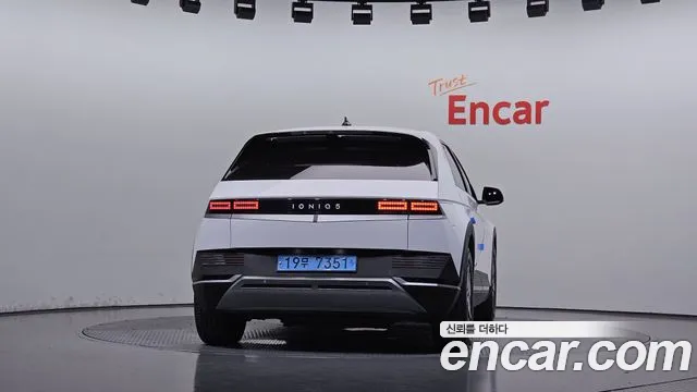 Hyundai Ioniq 5 — Фото автомобиля 4