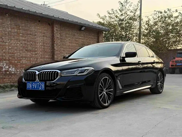 Фотография автомобиля — BMW 5 Series