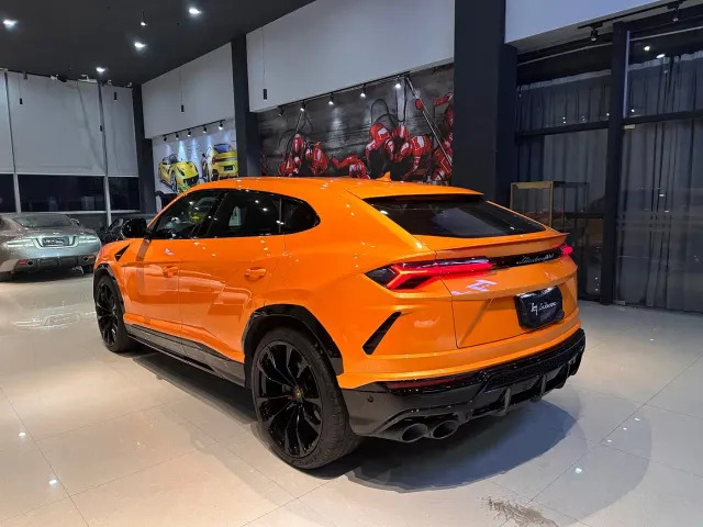 Lamborghini Urus — Фото автомобиля 20
