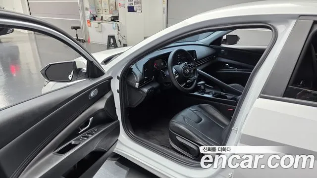 Hyundai Avante CN7 — Фото автомобиля 15