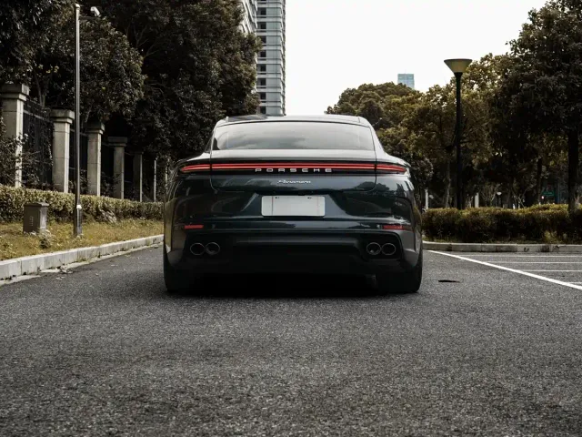 Porsche Panamera — Фото автомобиля 12
