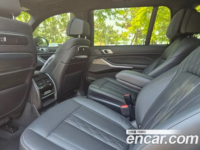 BMW X7 — Фото автомобиля 10