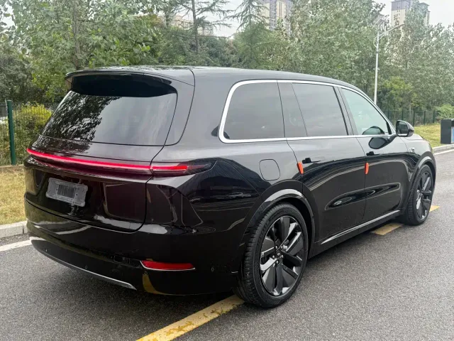 Li Auto L9 — Фото автомобиля 15