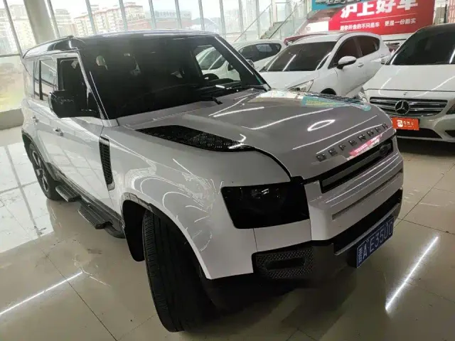 Land Rover Defender — Фото автомобиля 5