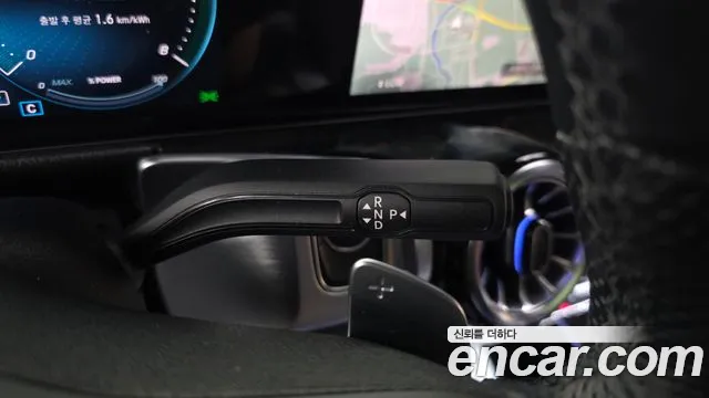 Mercedes-Benz EQB — Фото автомобиля 9