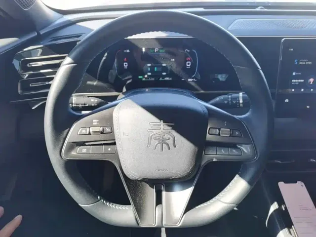 BYD Qin L — Фото автомобиля 10
