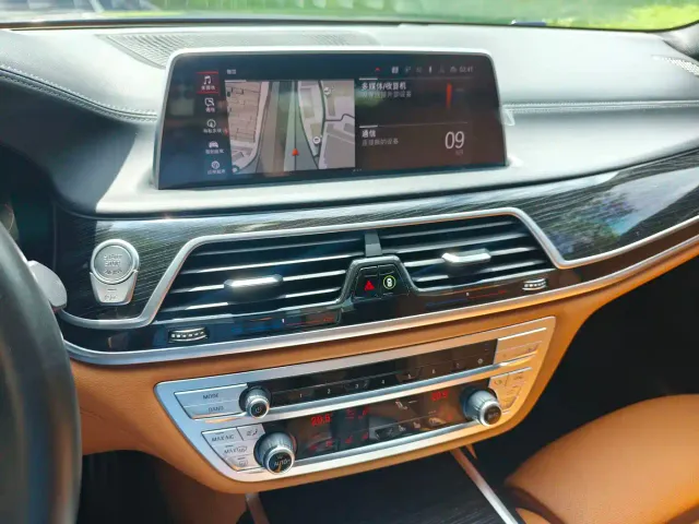 BMW 7 Series — Фото автомобиля 15