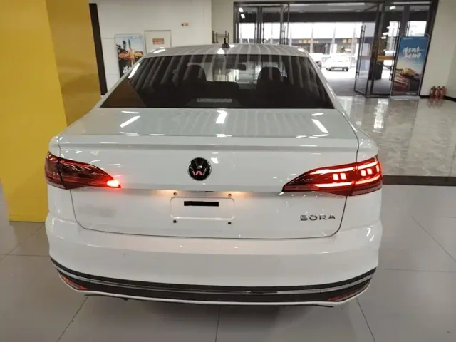 Volkswagen Bora — Фото автомобиля 5