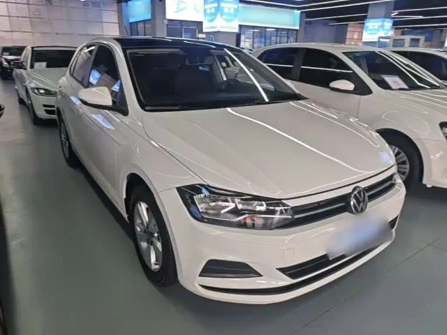 Volkswagen Polo — Фото автомобиля 3