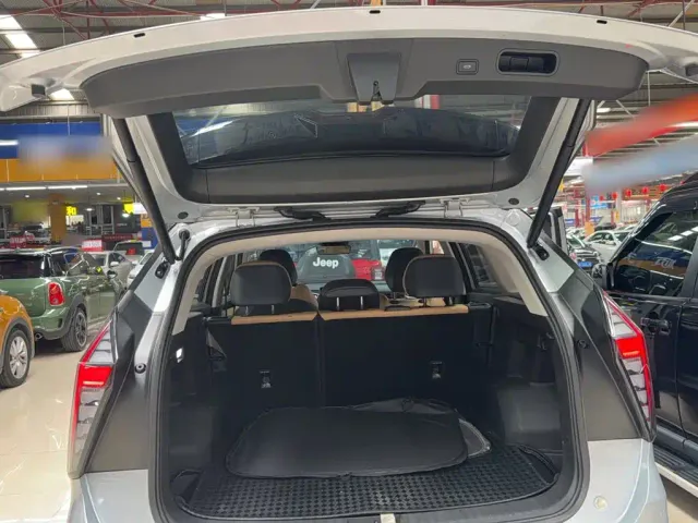 Geely Boyue L 2023 1.5TD DCT Premium — Фото автомобиля 14