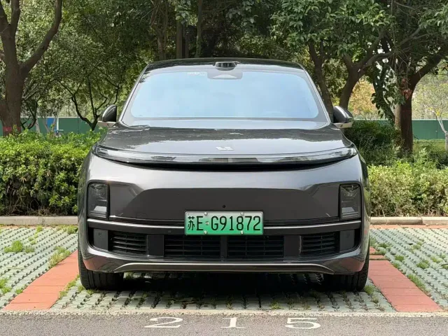 Li Auto L9 — Фото автомобиля 2