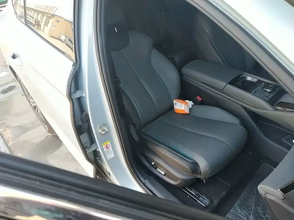 BYD Qin L 2024 DM-i 120KM Excellence Model — Фото автомобиля 24