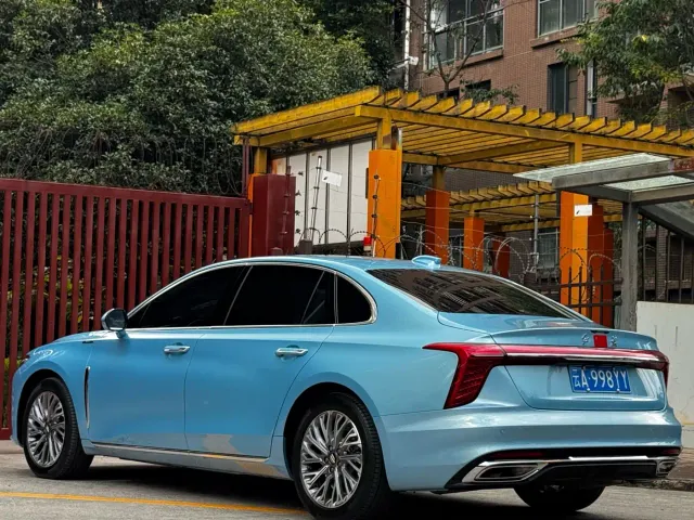 Hongqi H5 — Фото автомобиля 24
