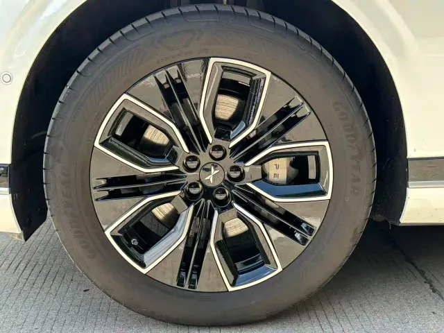 Xpeng G9 — Фото автомобиля 9