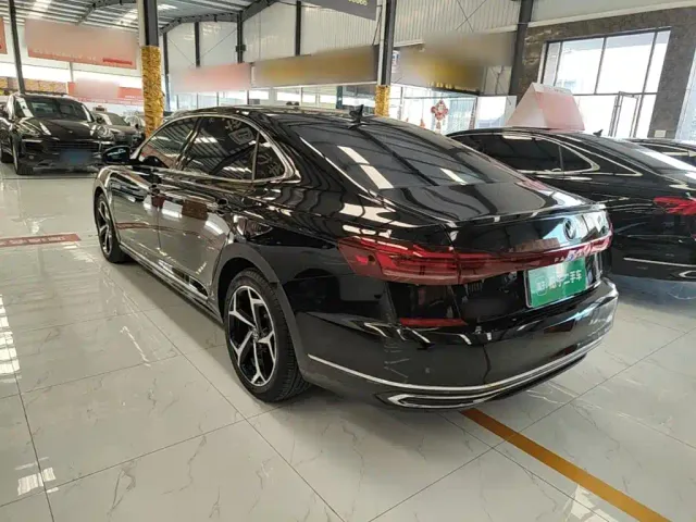 Volkswagen Passat — Фото автомобиля 4