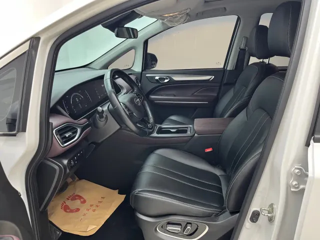 GAC Trumpchi M6 — Фото автомобиля 12