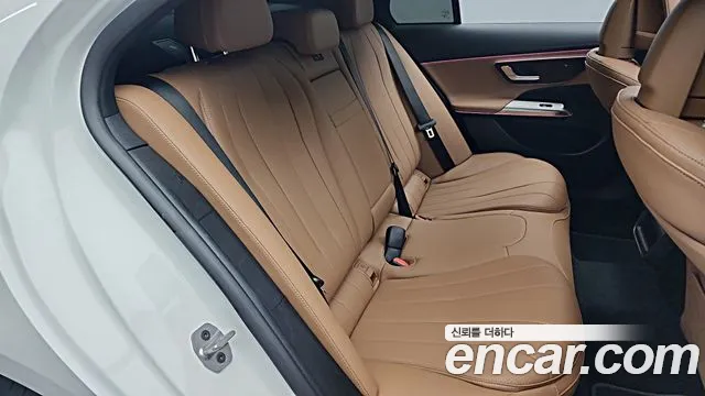 Mercedes-Benz E-Class W214 — Фото автомобиля 11