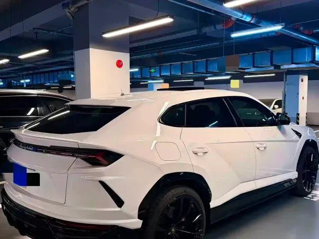 Lamborghini Urus — Фото автомобиля 2