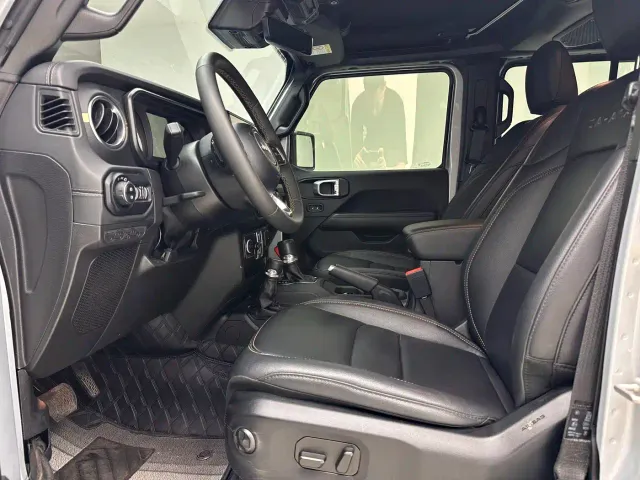 Jeep Wrangler — Фото автомобиля 5