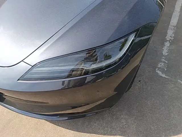 Tesla Model 3 — Фото автомобиля 23