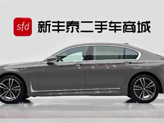 BMW 7 Series — Фото автомобиля 4