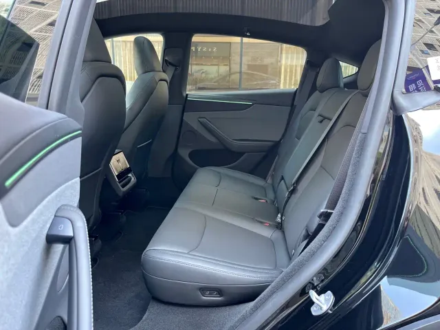 Tesla Model Y — Фото автомобиля 14