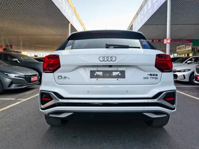 Audi Q2L — Фото автомобиля 6