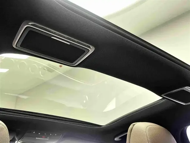 Mercedes-Benz E-Class — Фото автомобиля 14
