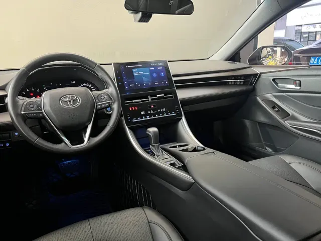 Toyota Avalon — Фото автомобиля 12