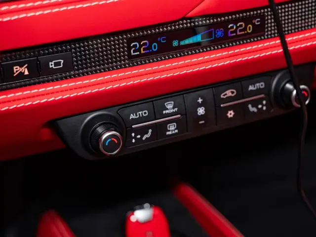 Ferrari F8 — Фото автомобиля 18