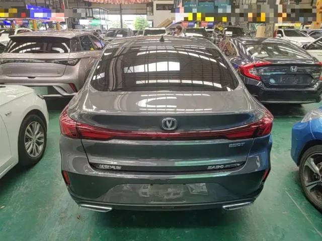 Changan Eado — Фото автомобиля 5