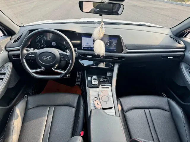 Hyundai Sonata — Фото автомобиля 4