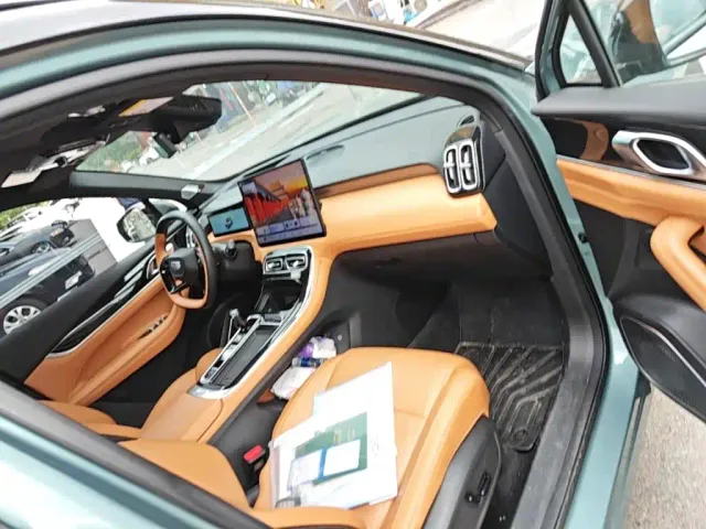 Geely Boyue L — Фото автомобиля 8