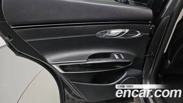Genesis GV70 2.5T Бензин 2WD — Фото автомобиля 21